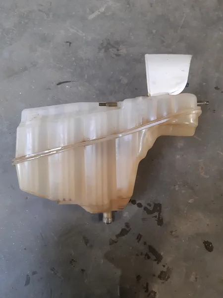 Cooling system for JOHN-DEERE 6120 M