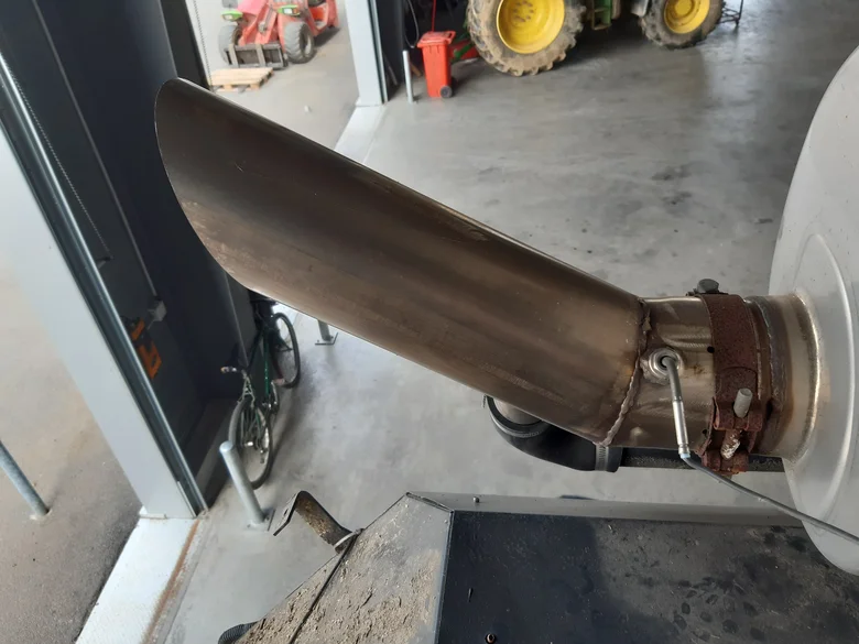 Echappement pour NEW-HOLLAND CX 8080