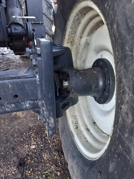 Spindle and spindle bearing for NEW-HOLLAND CX 8080