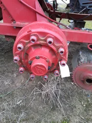 Moyeu de roue pour MASSEY FERGUSON 187
