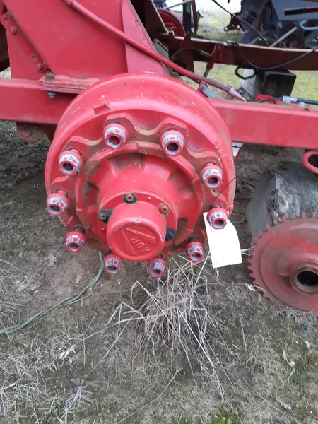 Moyeu de roue pour MASSEY FERGUSON 187