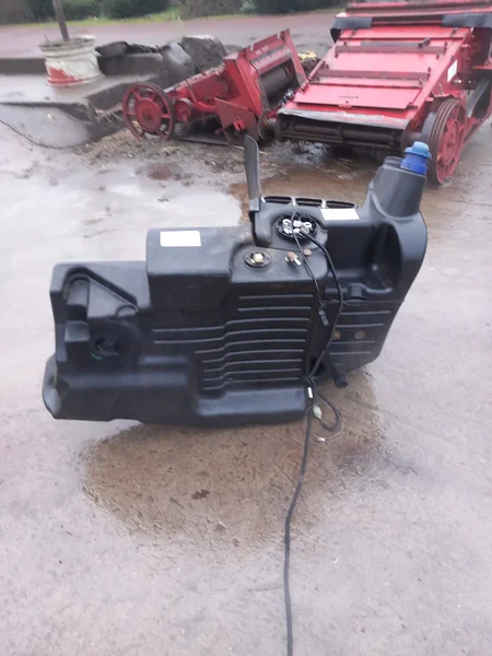 Réservoir à gazole pour DEUTZ FAHR 6150