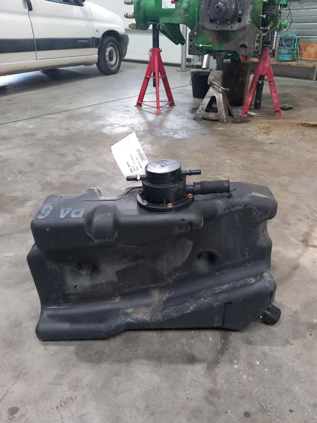 Réservoir à gazole pour JOHN-DEERE 6155 R