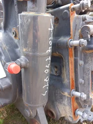 Vérin additionnel pour VALTRA A104