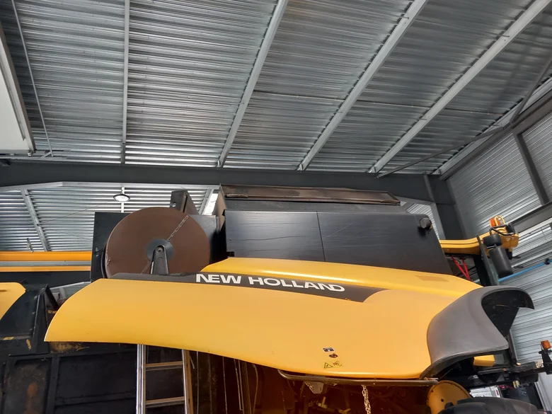 Panneau latéral pour NEW-HOLLAND CX 860