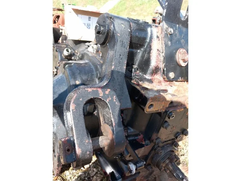 Relevage avant pour MASSEY FERGUSON 6455