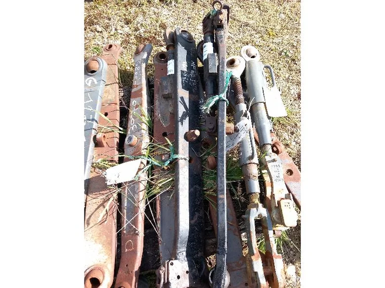 Bras inférieur pour MASSEY FERGUSON 6455
