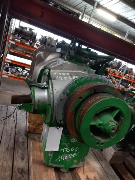 Sortie moteur pour JOHN-DEERE T660