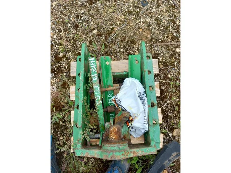 Attelage pour JOHN-DEERE 6115 R
