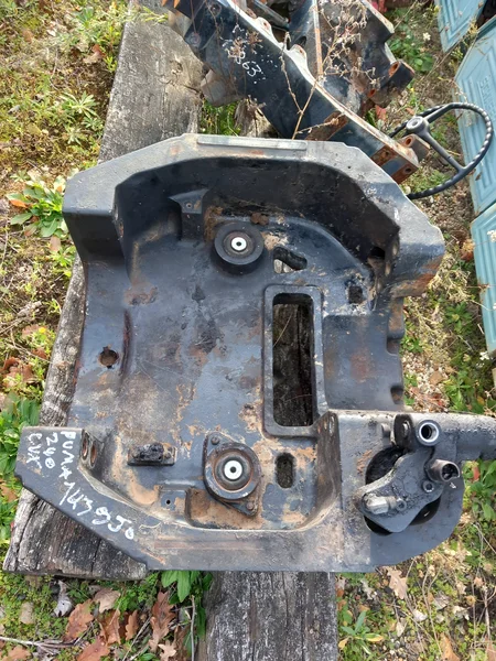Front axle support for CASE IH PUMA 240 CVX