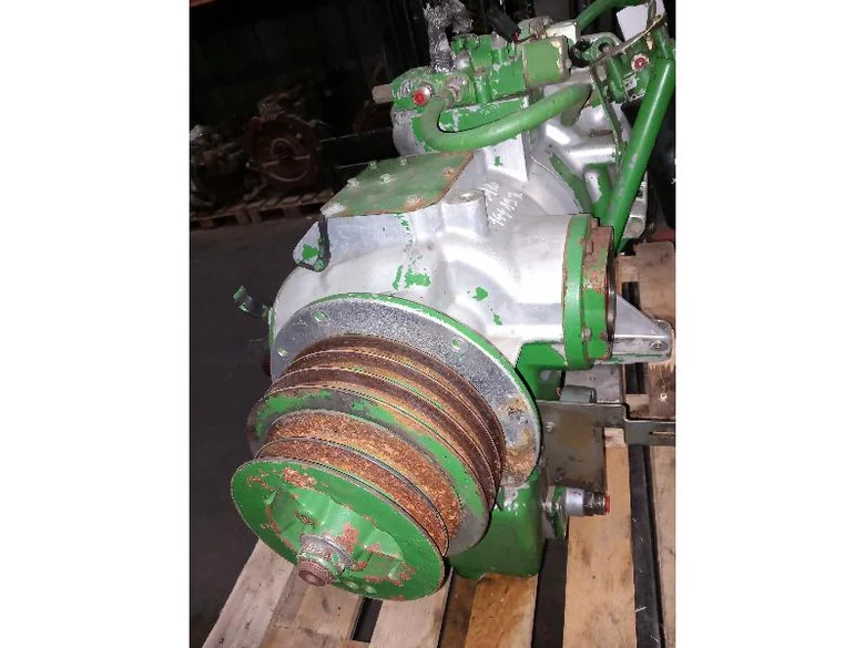 Sortie moteur pour JOHN-DEERE 9780 CTS