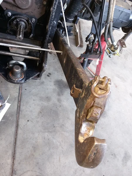 Bras inférieur pour NEW-HOLLAND T5050