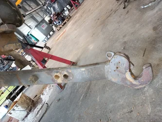Bras inférieur pour CLAAS AXION 840