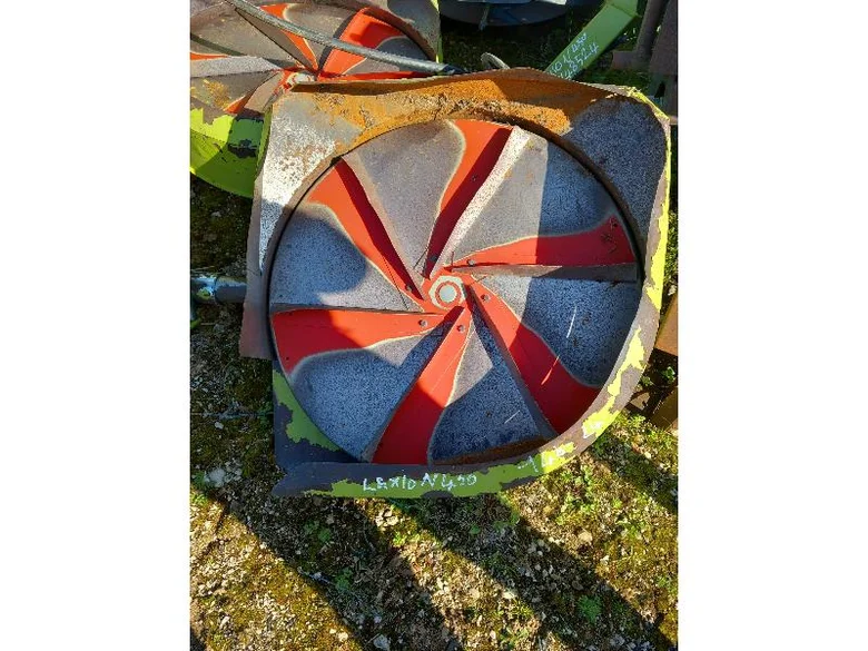 Eparpilleur de menue paille pour CLAAS LEXION 450
