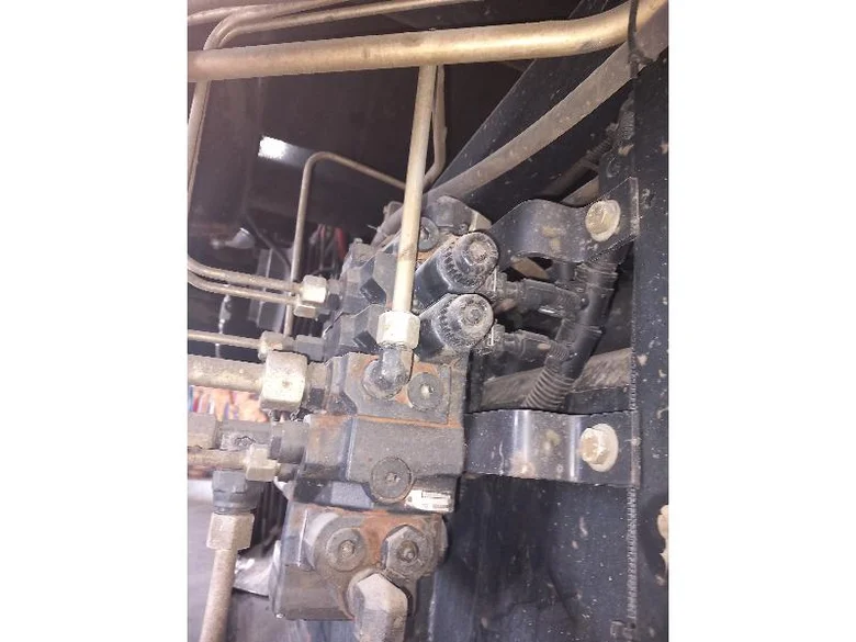 Distributeur hydraulique pour NEW-HOLLAND CR 980
