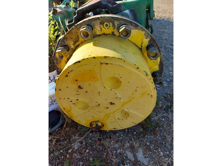 Moyeu de roue pour JOHN-DEERE 6910