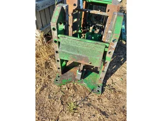 Attelage pour JOHN-DEERE 6910