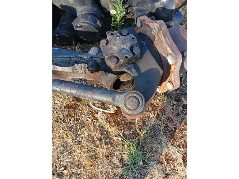 Pivot pour MASSEY FERGUSON 6445