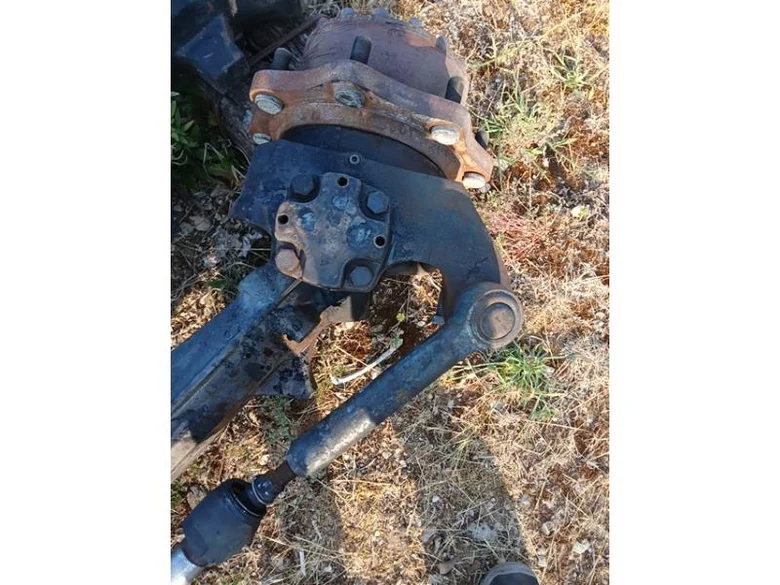Pivot pour MASSEY FERGUSON 6445