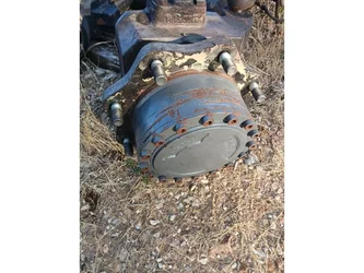 Moyeu de roue pour MASSEY FERGUSON 6445