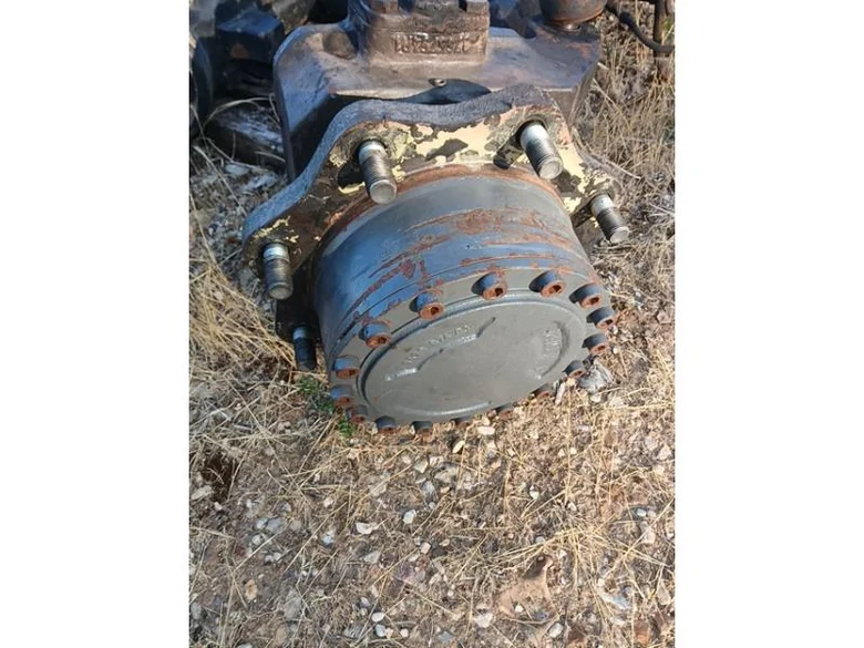 Moyeu de roue pour MASSEY FERGUSON 6445