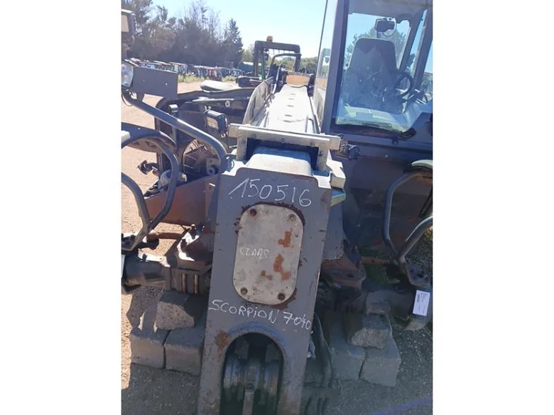 Mat et tablier pour CLAAS SCORPION 7040