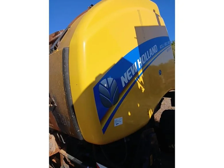 Panel lateral para NEW-HOLLAND ROLL-BELT 180