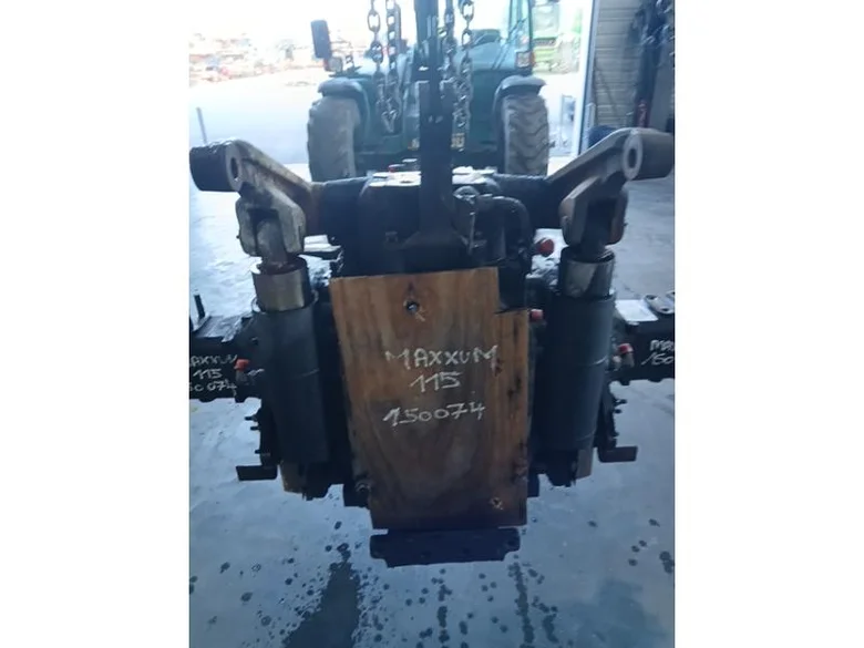 Carter de pont arrière pour CASE IH MAXXUM 115