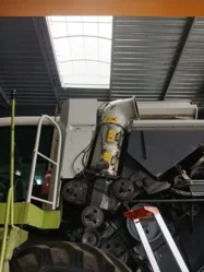 Codo del depósito de semilla y base de tornillo vaciado para CLAAS LEXION 440