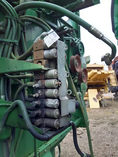 Distributeur hydraulique pour JOHN-DEERE 2066