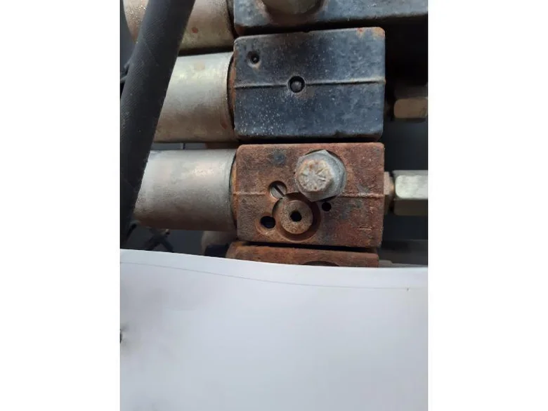 Distributeur hydraulique pour MASSEY FERGUSON 7270