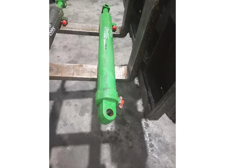 Vérin pour JOHN-DEERE S660