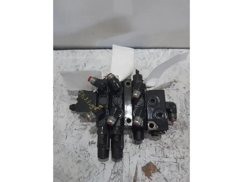 Distributeur hydraulique pour VALTRA 6250