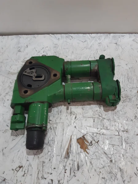 Hydraulic distributor for JOHN-DEERE 6310