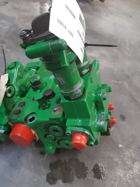 Hydraulic distributor for JOHN-DEERE 6120 M