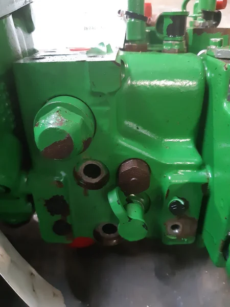 Hydraulic distributor for JOHN-DEERE 6120 M