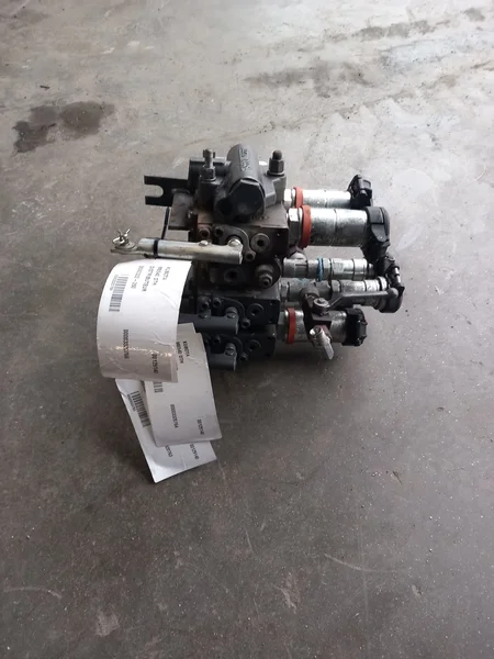 Distributeur hydraulique pour KUBOTA M8540 DTH