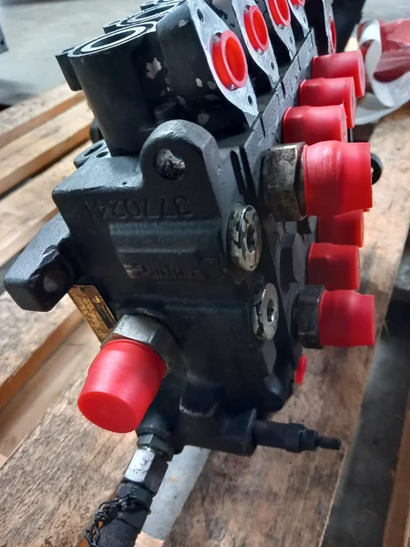 Distributeur hydraulique pour DEUTZ FAHR AGROVECTOR 30.7
