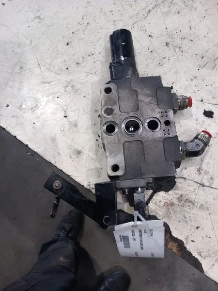 Distributeur hydraulique pour CASE IH 4230