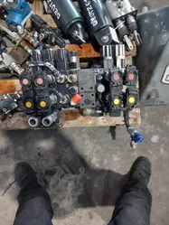 Distributeur hydraulique pour DEUTZ FAHR 6150