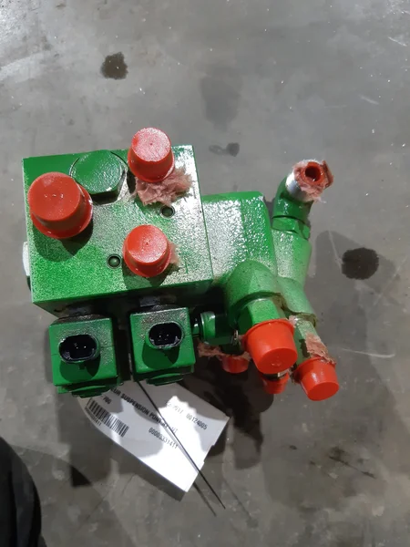 Hydraulic distributor for JOHN-DEERE 6120 M