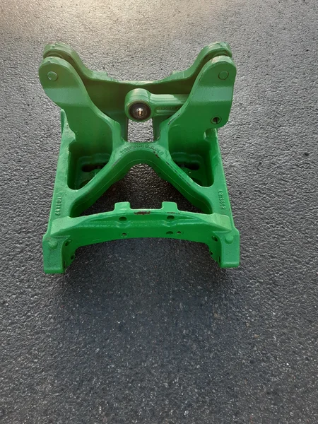 Front axle support for JOHN-DEERE 6120 M