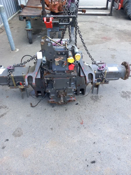 Pont arrière complet pour CLAAS ARES 556