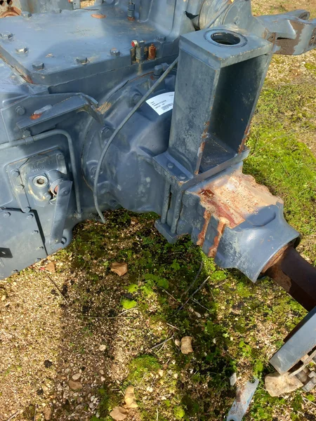 Trumpet ousing for FORD 8670