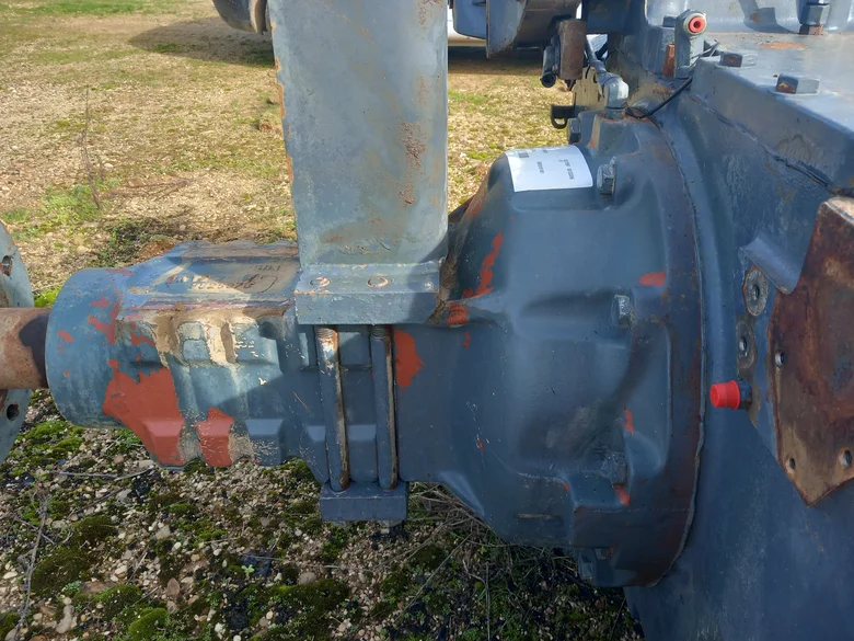 Trumpet ousing for FORD 8670
